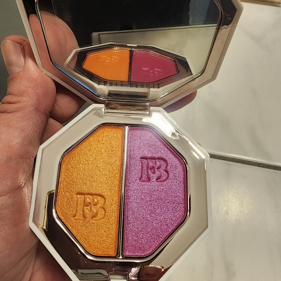 Fenty highlighter - Picture 2 of 3